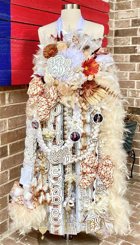 Unique Homecoming Mums Display