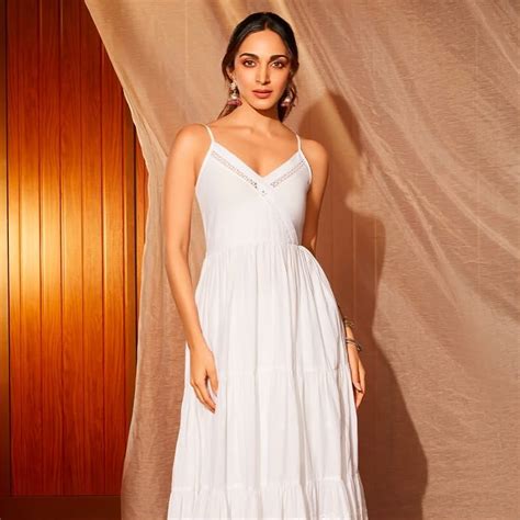 "Ethereal Elegance: Kiara in Sangeeta Boochra’s Signature Jhumkas"