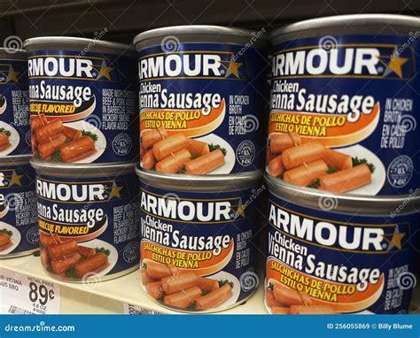 épicerie Au Détail Armor Vienna Saucisse Variété Image stock éditorial ...