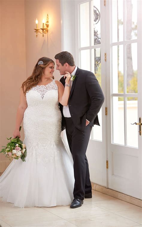 Plus Size Mermaid Wedding Dress | Stella York Wedding Dresses