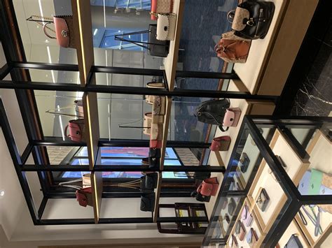 Duty Free Americas Dallas Texas Stores : DFW Coach (DFA)