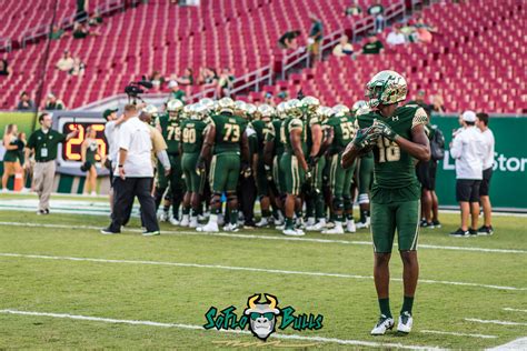 1 – Temple vs. USF 2017 – USF WR DeVontres Dukes by Dennis Akers ...