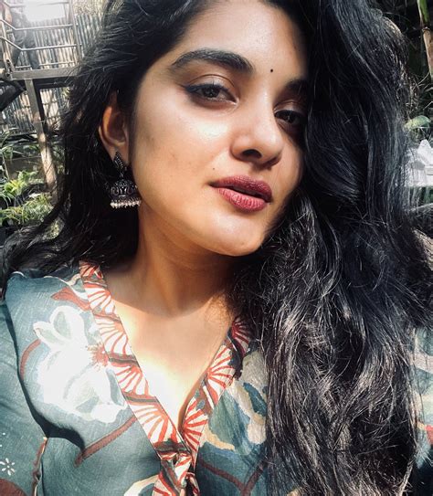 Nivetha Thomas on Twitter: "If reading between lines was the same as clicked between poses."