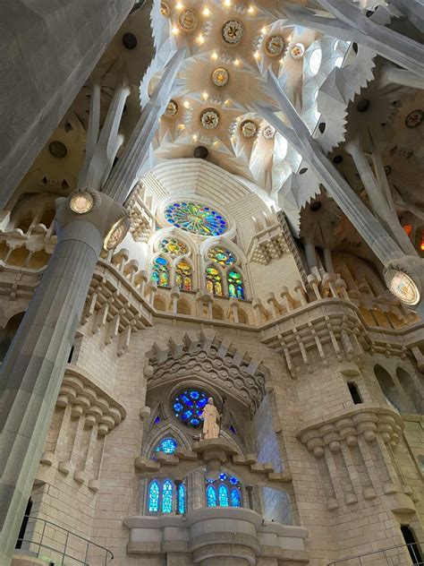 Antoni Gaudi: Biography, Works, Awards