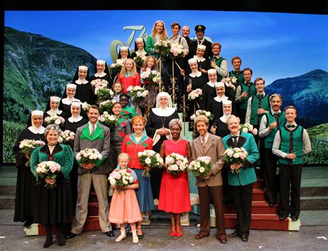 Recensie: The Sound of Music, kippenvel van begin tot eind (5 sterren ...