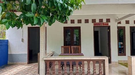 SPOT ON 91982 DANI HOMESTAY (Montong Gading) - Hotel Reviews & Photos ...