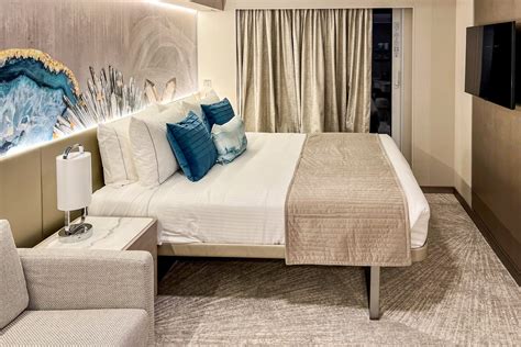 Norwegian Cruise Line credit card review: Full details - The Points Guy