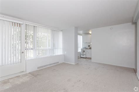 Lake Meadows - 3233 S King Dr Chicago IL 60616 | Apartment Finder