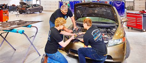 Auto Collision Technology Program 的图像结果