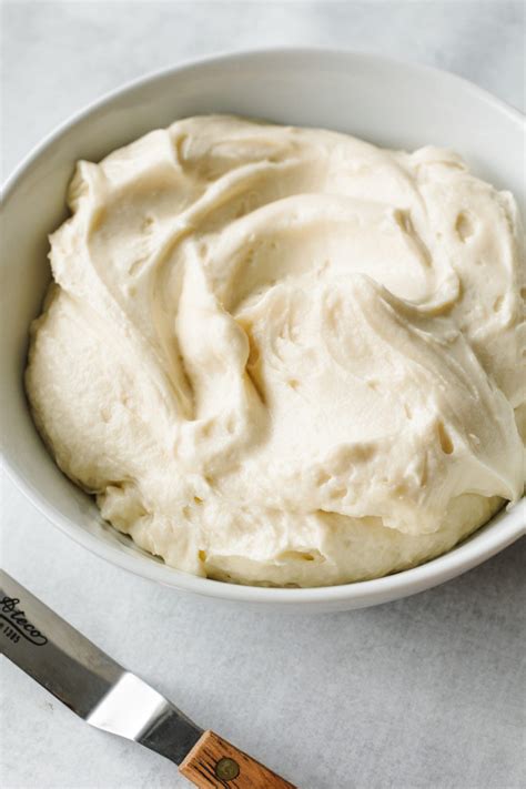 Cream Cheese Mascarpone Frosting - Reluctant Entertainer
