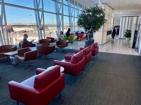 All the ways you can access Air Canada’s Maple Leaf lounges - The ...