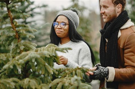60 Romantic Christmas Date Ideas for Couples in Love - The Joy of Gifts
