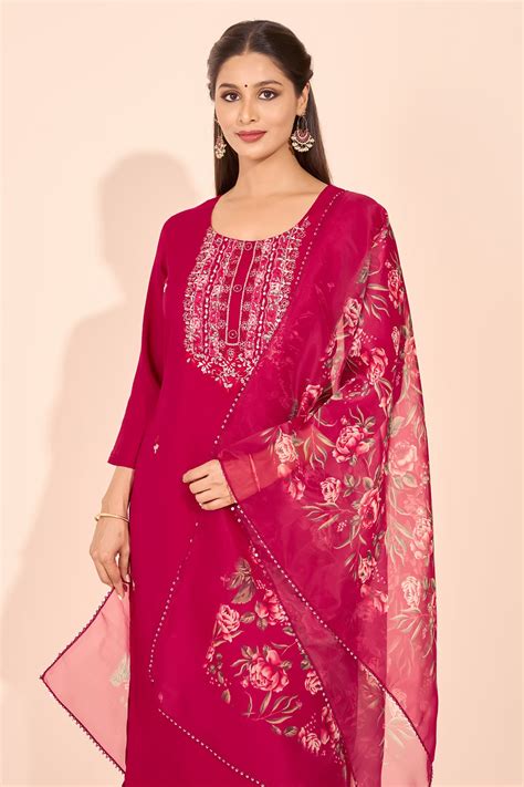 Buy Magenta Floral Embroidered Kurta Set Online | Maybell – Maybell ...