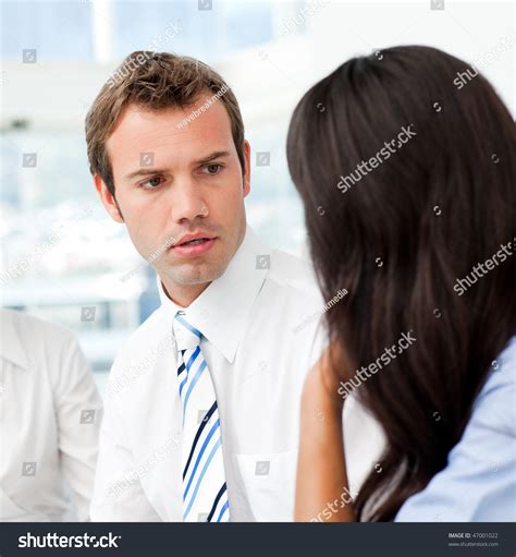 Two Business People Talking 的图像结果