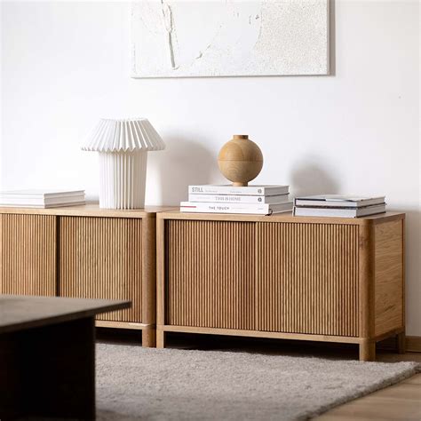 Cloe · White pigmented oak shelf (one unit) with white metal doors – Woodendot