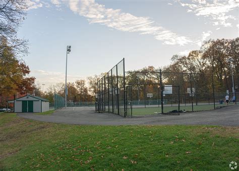 Wyckoff, NJ City Guide | About Living in Wyckoff - Homes.com