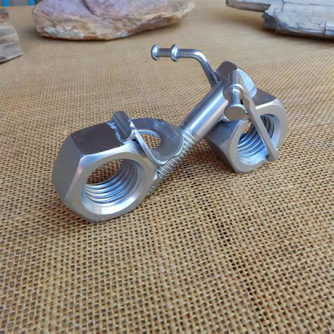 Pin by Ulitka on Из металла | Scrap metal art, Welding art, Metal art ...