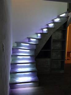 illuminazione scale a led illuminare le scale con le a led ecco 20 idee design illuminazione scale a led illuminare le scale con le a led ecco 20 idee design