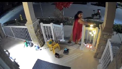 Woman steals Halloween candies, and decoration in Canada, Watch video