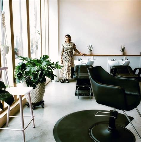 MOORE Salon Styling Chair – AGS Beauty