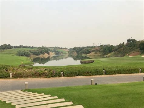 DLF GOLF & COUNTRY CLUB (Gurugram (Gurgaon)) - Specialty Hotel Reviews ...