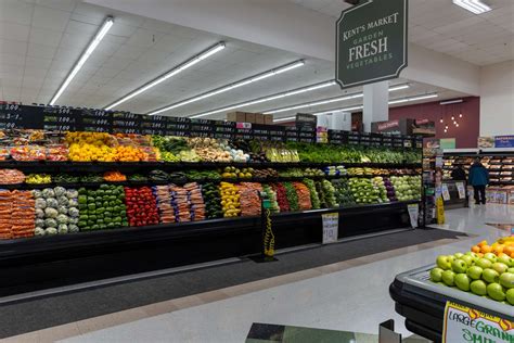 Kent's Celebrates Re-Opening in Roy - Associated Food Stores