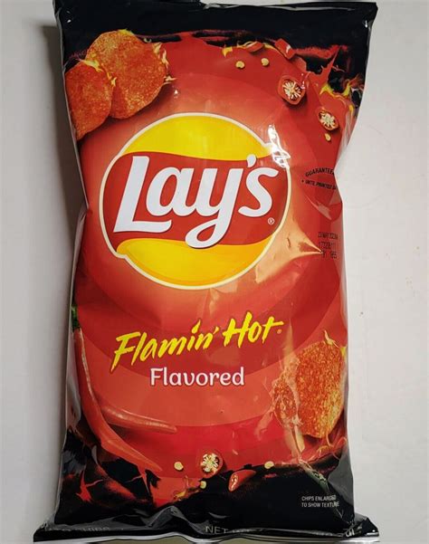 Lay's Flamin' Hot Flavored Potato Chips 7.75 oz Bags (Pack of 1) - THEY ...