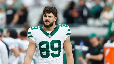 2 Jets first-stringers in danger of losing starting jobs ahead of 2025 ...