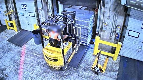 Katy Perry goes Instagram official with Justin Trudeau