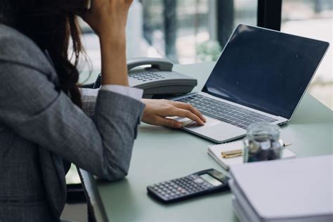 Using Computer Business 的图像结果