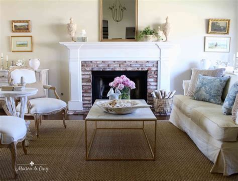 15+ Surprising French Country Living Room Furniture Concept | Coffe Image