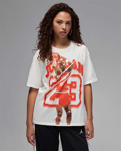 Jordan Women's Graphic T-Shirt. Nike IN