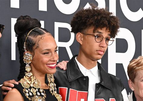 Growing Up! Alicia Keys Shares RARE Photos With Her Eldest Son After ...