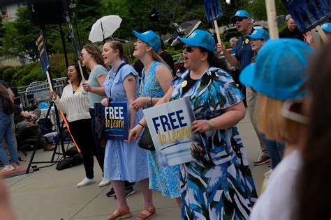 Recap: Supreme Court has heated exchange in blockbuster religious ...