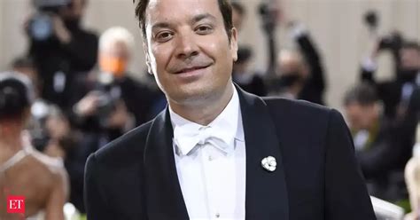 Jimmy Fallon news: Jimmy Fallon fails to sip his beer and eat his hot ...