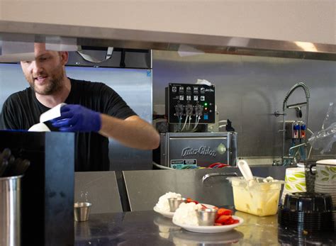 WSMAG.NET | The Superpopular Devoted Kiss Cafe | Featured, Food ...