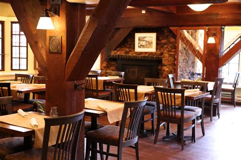 locals restaurant 的图像结果