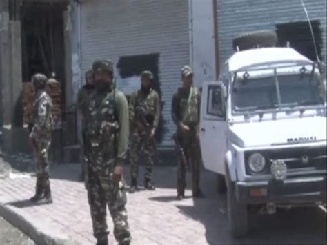 J&K: CRPF vehicle turns turtle in Shopian, 12 jawans injured