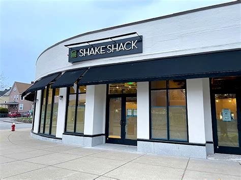 Linear Retail | Shake Shack Coming Soon to Wellesley