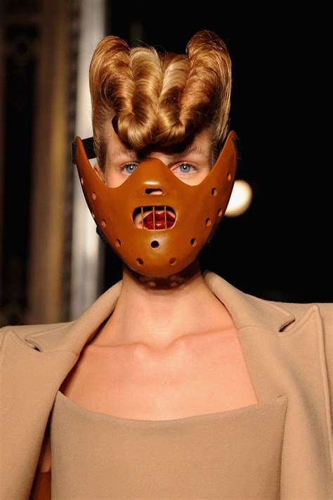 Halloween makeup: 20 horror beauty looks from runways | Vogue India