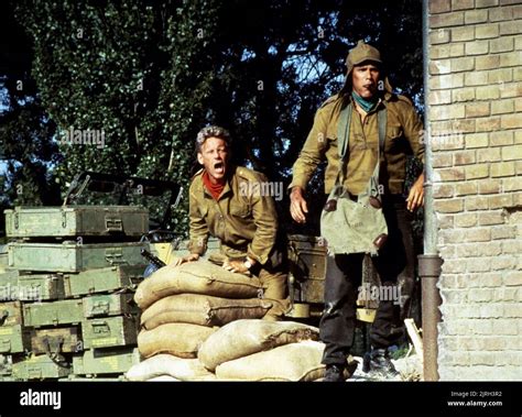JAY O'SANDERS, BRUCE DAVISON, THE MISFIT BRIGADE, 1987 Stock Photo - Alamy