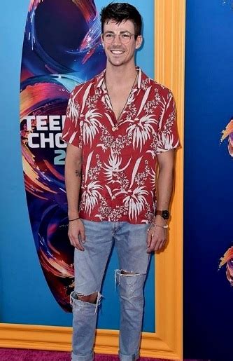 Grant Gustin Height, Weight, Age, Wife, Biography, Family & More