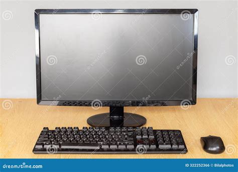 Desktop Computer Set Front View 的图像结果