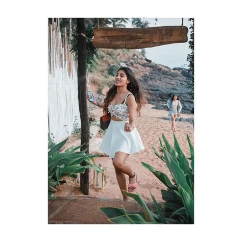 చేతిలో డ్రింక్ గ్లాస్.. సముద్రం ఒడ్డున సురేఖావాణి కూతురు ఎంజాయ్! ఫొటోస్ ...