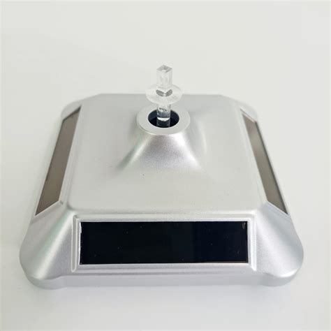 Solar Powered Globe 的图像结果