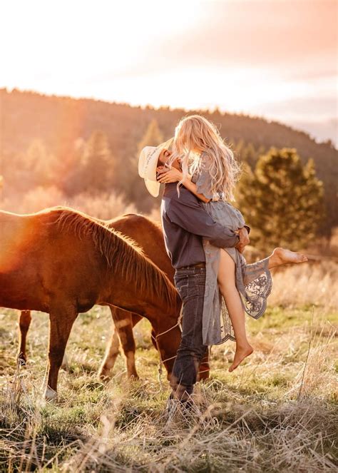 50 best country photoshoot outfit ideas what to wear for family engagement or senior photos – Artofit