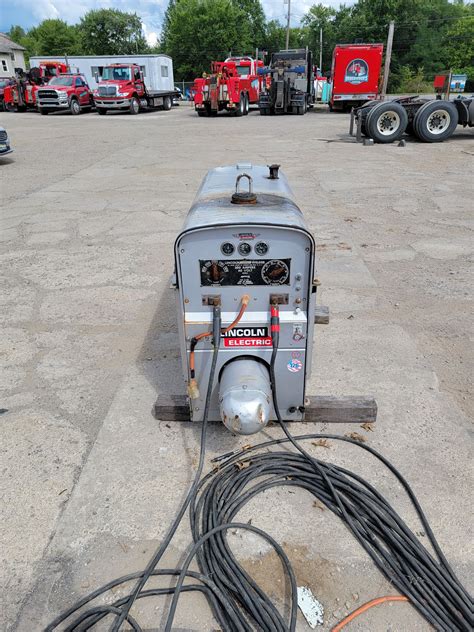 Lincoln SA 200 with Alum Spoolgun, 100′ cable, LN-25 w/gun, 2-100 ...