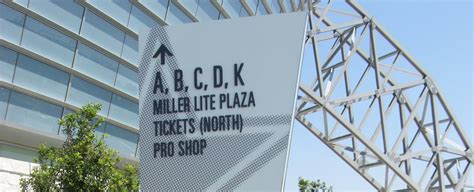 Building Signage 的图像结果