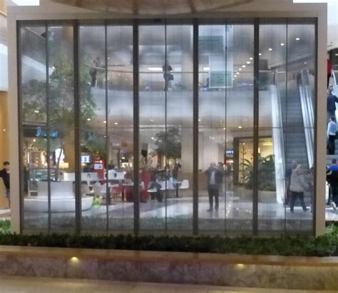 Transparent Screen Mall 的图像结果