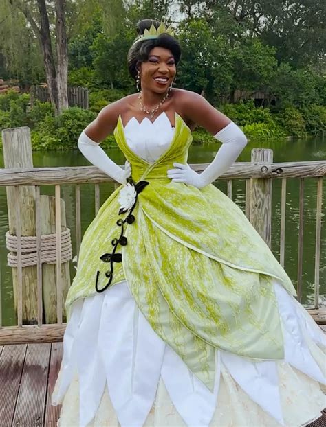 BREAKING: Princess Tiana's NEW Bayou Adventure Outfit Revealed ...